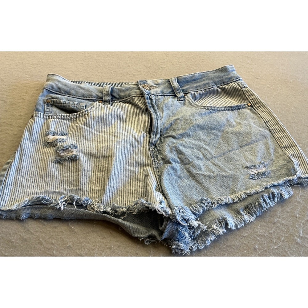 Rewash Mixed Media Denim Shorts Pinstripe Distressed Frayed Size 11/30 Boho